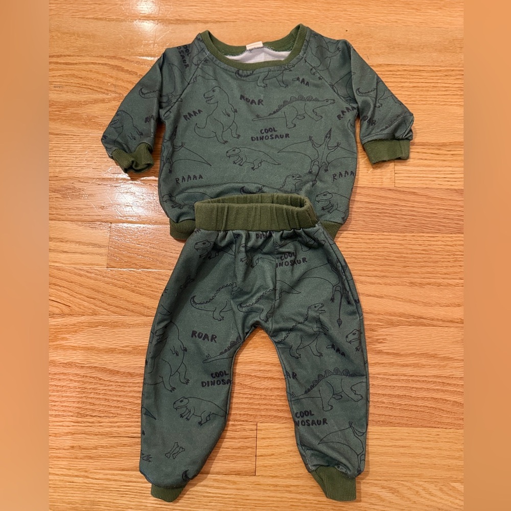 Green Dinosaur Print Matching Set - Picture 2 of 2